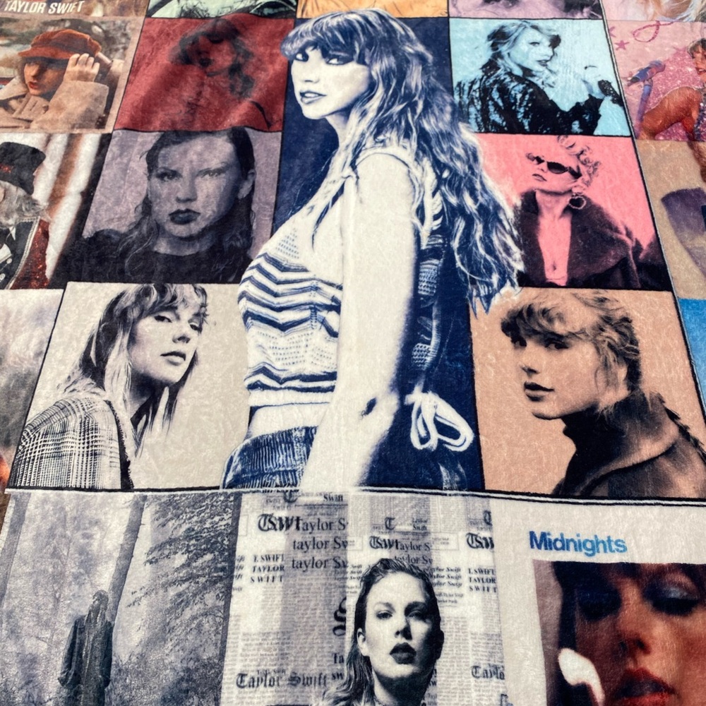 Official Taylor Swift ERA Tour Throw Blanket - Picture 2 of 5